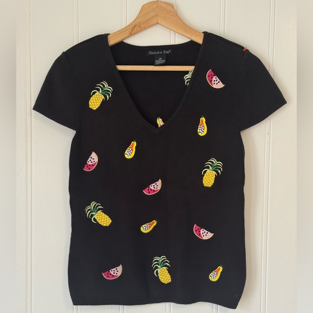100% cotton Eagle’s Eye Black Knit Fruit Sweater Tee – Size M